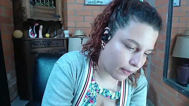 Snapshot of alexia_87 chatting on November 19, 2025, 3:06 am alexia 87 online show from November 19, 2025, 3:06 am