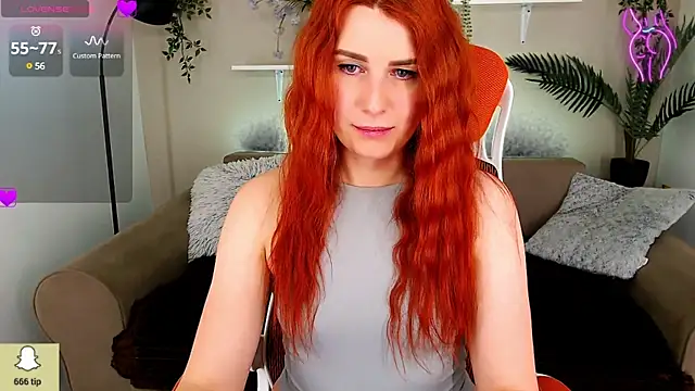 YrKiraXO online show from February 3, 2025, 10:03 am
