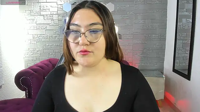 conniejames m online show from September 15, 2025, 12:49 pm