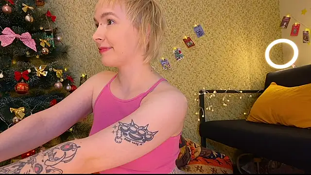 EmmyAmbros online show from January 27, 2025, 6:20 pm