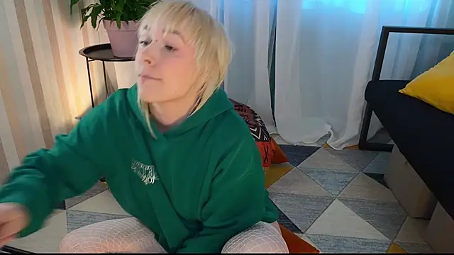 Snapshot of EmmyAmbros chatting on July 17, 2026, 3:13 am EmmyAmbros online show from July 17, 2026, 3:13 am