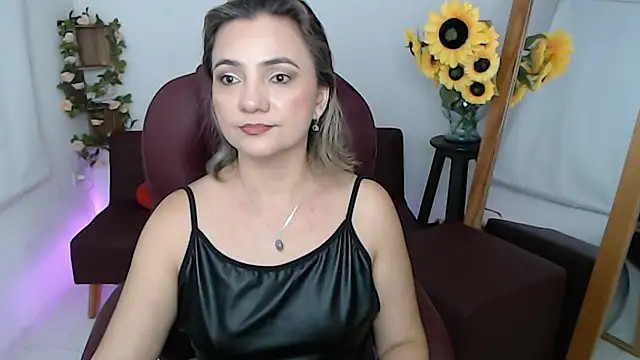 Snapshot of ana_milf chatting on July 9, 2026, 1:15 pm ana milf online show from July 9, 2026, 1:15 pm