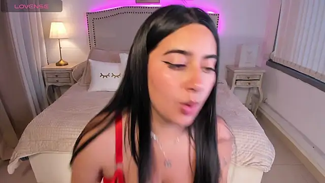 Snapshot of serenna_se chatting on February 3, 2025, 7:42 pm serenna se online show from February 3, 2025, 7:42 pm