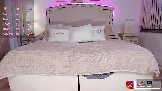 Snapshot of serenna_se chatting on February 10, 2025, 11:13 pm serenna se online show from February 10, 2025, 11:13 pm