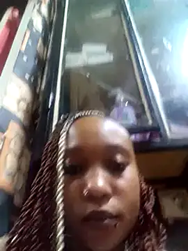 Snapshot of laetitia_ chatting on October 10, 2025, 10:42 pm laetitia online show from October 10, 2025, 10:42 pm