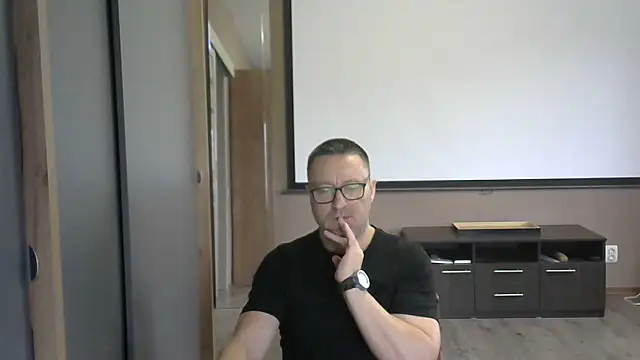 Snapshot of HarrySnake chatting on November 19, 2025, 8:14 am HarrySnake online show from November 19, 2025, 8:14 am