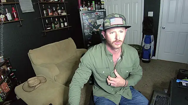 Snapshot of chillinthemosttt chatting on December 3, 2024, 4:14 am chillinthemosttt online show from December 3, 2024, 4:14 am