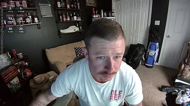 Snapshot of chillinthemosttt chatting on March 3, 2025, 8:32 pm chillinthemosttt online show from March 3, 2025, 8:32 pm