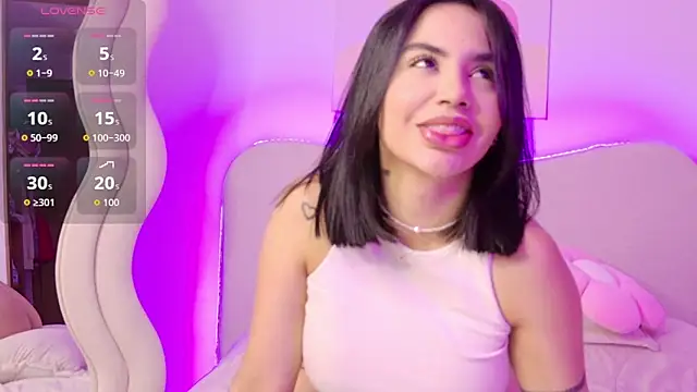 innocentlady  online show from November 18, 2025, 2:43 pm