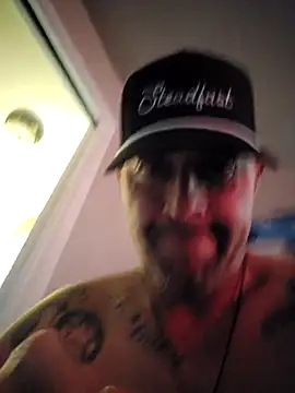 Snapshot of LongandEasy77 chatting on November 17, 2025, 6:57 pm LongandEasy77 online show from November 17, 2025, 6:57 pm