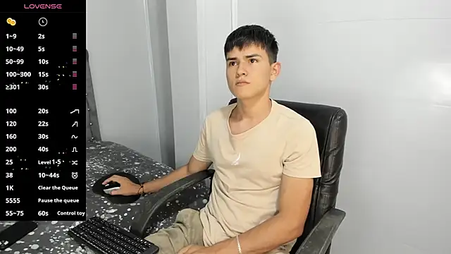 Snapshot of Jacobb_Lee chatting on January 7, 2025, 7:59 pm Jacobb Lee online show from January 7, 2025, 7:59 pm