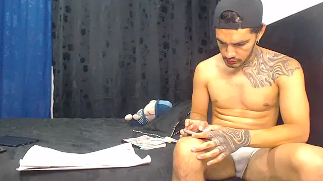 Hot Sharks  online show from April 4, 2026, 7:17 am