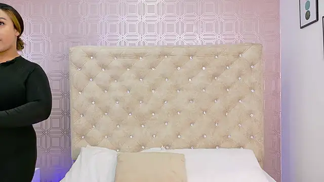 Sara Desire online show from October 10, 2025, 12:15 pm