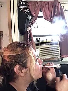 Snapshot of allissonw13 chatting on January 4, 2025, 11:17 pm allissonw13 online show from January 4, 2025, 11:17 pm