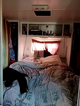 Snapshot of allissonw13 chatting on January 15, 2025, 11:30 pm allissonw13 online show from January 15, 2025, 11:30 pm