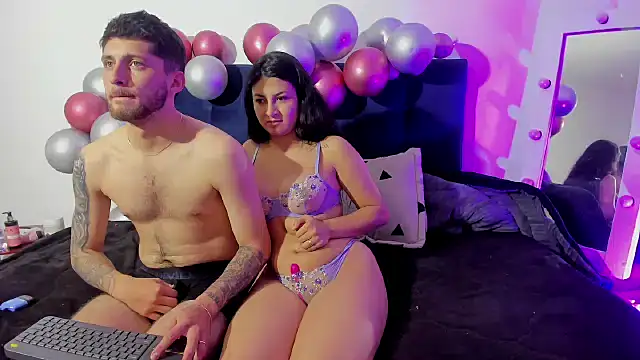 Snapshot of Ari_and_loggan chatting on January 12, 2025, 12:07 am Ari and loggan online show from January 12, 2025, 12:07 am