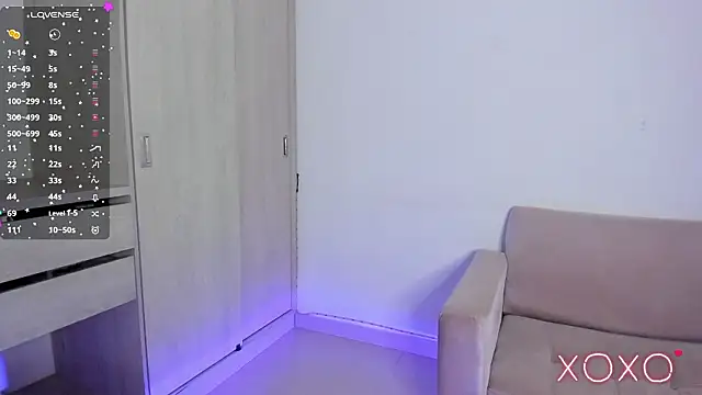 Lilacutte  online show from March 11, 2026, 9:04 am