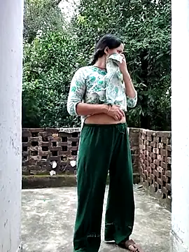 Hot-rubina online show from October 4, 2025, 3:37 am