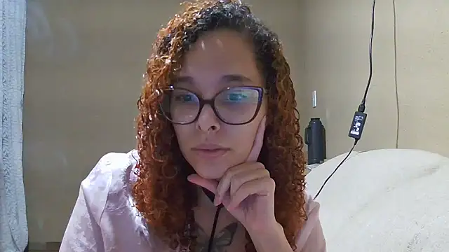 Snapshot of lizza_monroe chatting on November 21, 2025, 12:43 am lizza monroe online show from November 21, 2025, 12:43 am