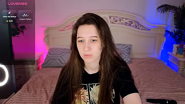 Snapshot of ur_kitty__ chatting on October 2, 2025, 1:07 pm ur kitty online show from October 2, 2025, 1:07 pm