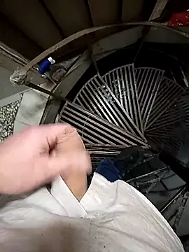 Snapshot of A_man_in_public chatting on March 11, 2026, 6:03 pm A man in public online show from March 11, 2026, 6:03 pm