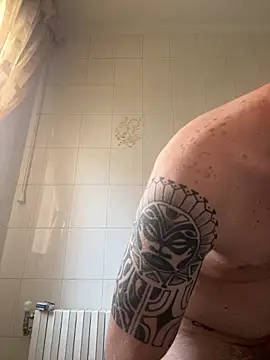 iltoscano95 online show from September 14, 2025, 1:21 pm