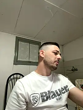 iltoscano95 online show from September 29, 2025, 6:57 pm