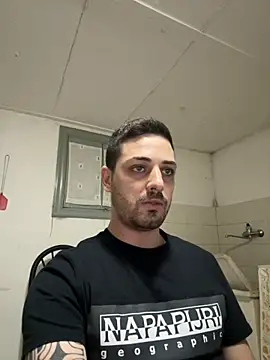 iltoscano95 online show from October 18, 2025, 7:36 pm