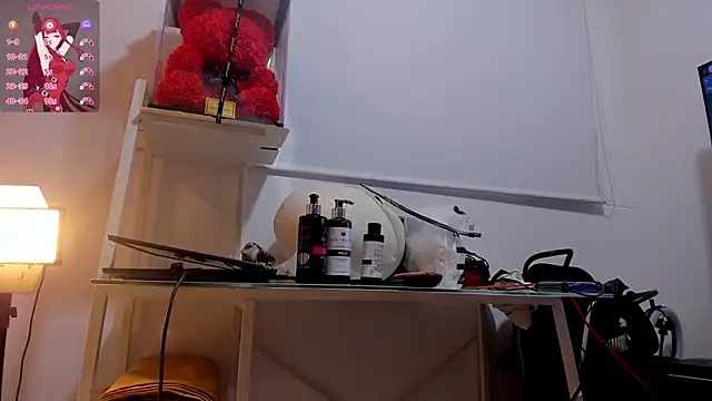 Snapshot of Abby_Yons chatting on October 30, 2025, 10:32 pm Abby Yons online show from October 30, 2025, 10:32 pm