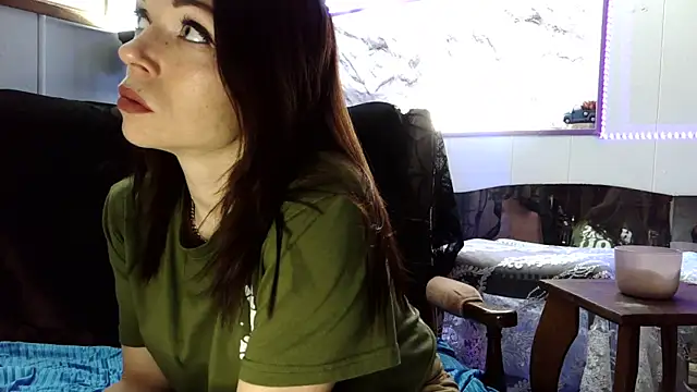 Snapshot of Genevieve143 chatting on January 18, 2026, 8:29 am Genevieve143 online show from January 18, 2026, 8:29 am