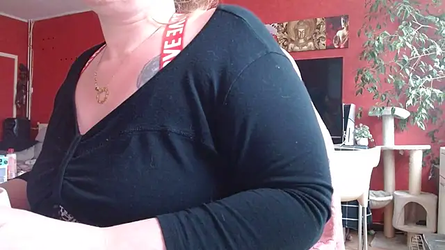 cruellaculdenfer67 online show from February 27, 2026, 1:22 pm