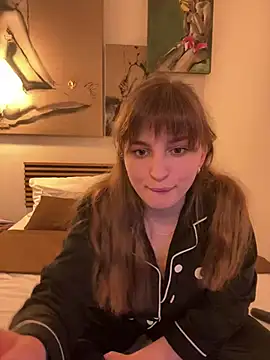 Snapshot of MilaDreamer chatting on December 24, 2024, 6:50 pm MilaDreamer online show from December 24, 2024, 6:50 pm