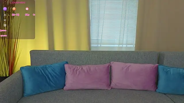 Snapshot of MilaDreamer chatting on October 2, 2025, 1:07 pm MilaDreamer online show from October 2, 2025, 1:07 pm