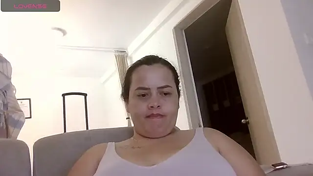 saramartinez1000 online show from June 3, 2026, 2:33 pm