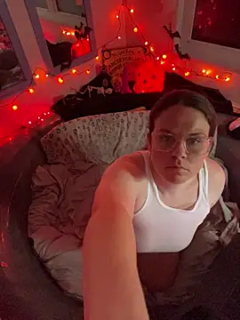 velvetta  online show from October 27, 2025, 8:29 am