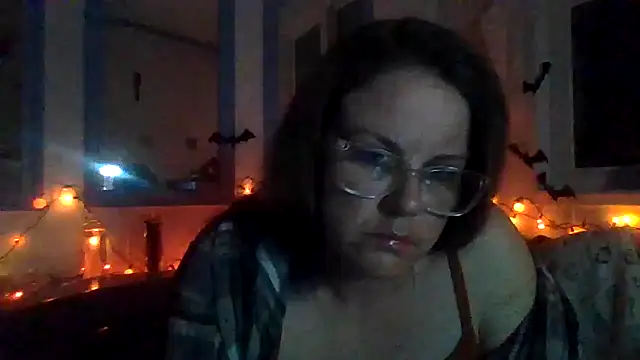 velvetta  online show from October 29, 2025, 4:15 am