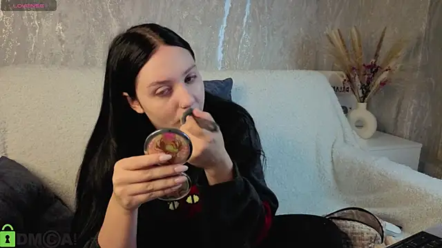 Snapshot of Kvetachka chatting on November 5, 2025, 1:16 am Kvetachka online show from November 5, 2025, 1:16 am