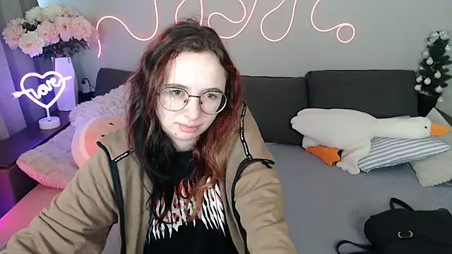 Mini Diva online show from April 5, 2026, 8:22 am