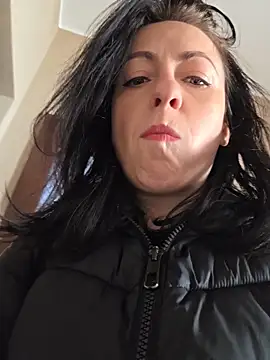 Snapshot of lovewildguy1 chatting on April 1, 2026, 6:25 am lovewildguy1 online show from April 1, 2026, 6:25 am