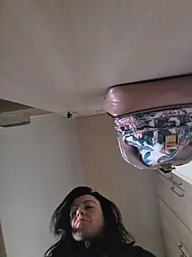 Snapshot of lovewildguy1 chatting on April 9, 2026, 7:03 am lovewildguy1 online show from April 9, 2026, 7:03 am