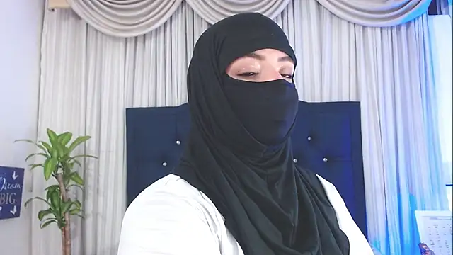 Snapshot of Uzra_hayed chatting on February 5, 2025, 1:47 am Uzra hayed online show from February 5, 2025, 1:47 am