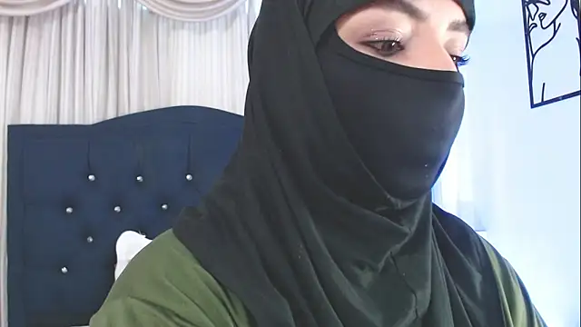 Snapshot of Uzra_hayed chatting on February 20, 2025, 7:41 pm Uzra hayed online show from February 20, 2025, 7:41 pm