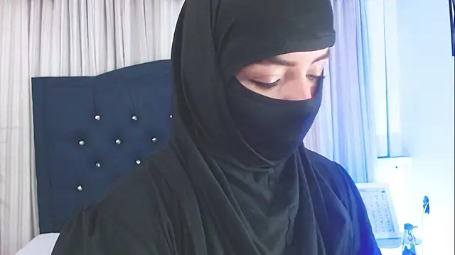 Snapshot of Uzra_hayed chatting on February 21, 2025, 10:48 pm Uzra hayed online show from February 21, 2025, 10:48 pm