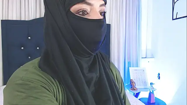 Snapshot of Uzra_hayed chatting on March 6, 2025, 7:54 pm Uzra hayed online show from March 6, 2025, 7:54 pm