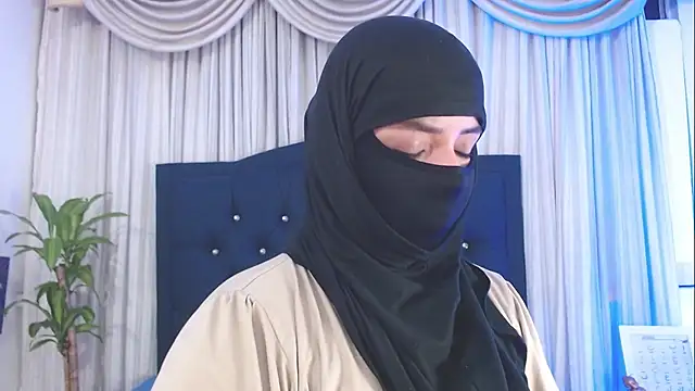 Snapshot of Uzra_hayed chatting on March 19, 2025, 11:14 pm Uzra hayed online show from March 19, 2025, 11:14 pm