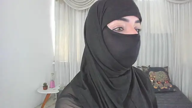 Uzra hayed online show from June 3, 2026, 2:55 pm