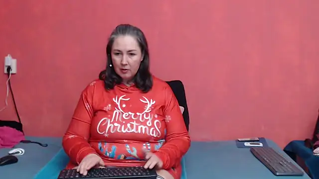 Snapshot of MilfGina chatting on December 20, 2024, 10:16 am MilfGina online show from December 20, 2024, 10:16 am