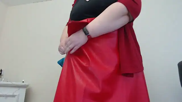 Snapshot of MilfGina chatting on February 5, 2025, 3:52 pm MilfGina online show from February 5, 2025, 3:52 pm