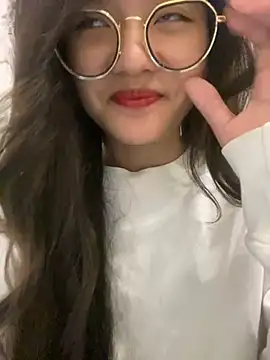 Snapshot of Krixxi22 chatting on December 22, 2024, 1:00 pm Krixxi22 online show from December 22, 2024, 1:00 pm