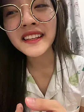 Snapshot of Krixxi22 chatting on January 8, 2025, 2:03 pm Krixxi22 online show from January 8, 2025, 2:03 pm